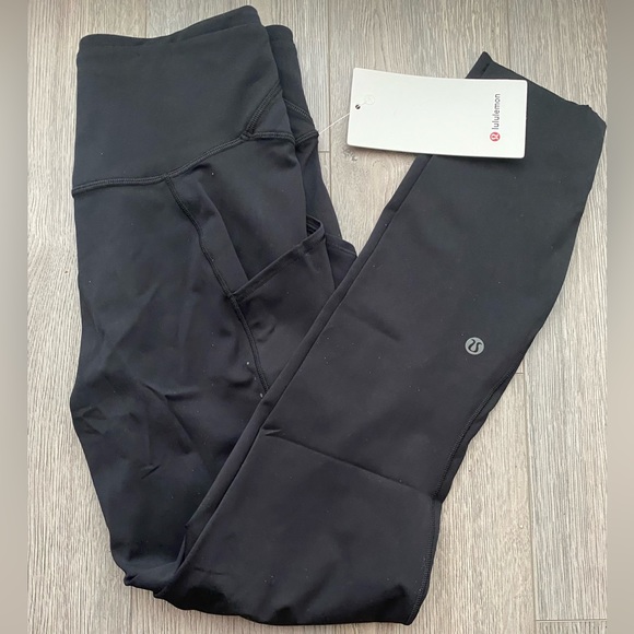 ⭐️ Lululemon Fast and Free High Rise Tight 25” with pockets Black Size 6⭐️ - Picture 7 of 11